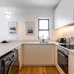 Topaz Views - Luxury Apt In Sea Point With Views