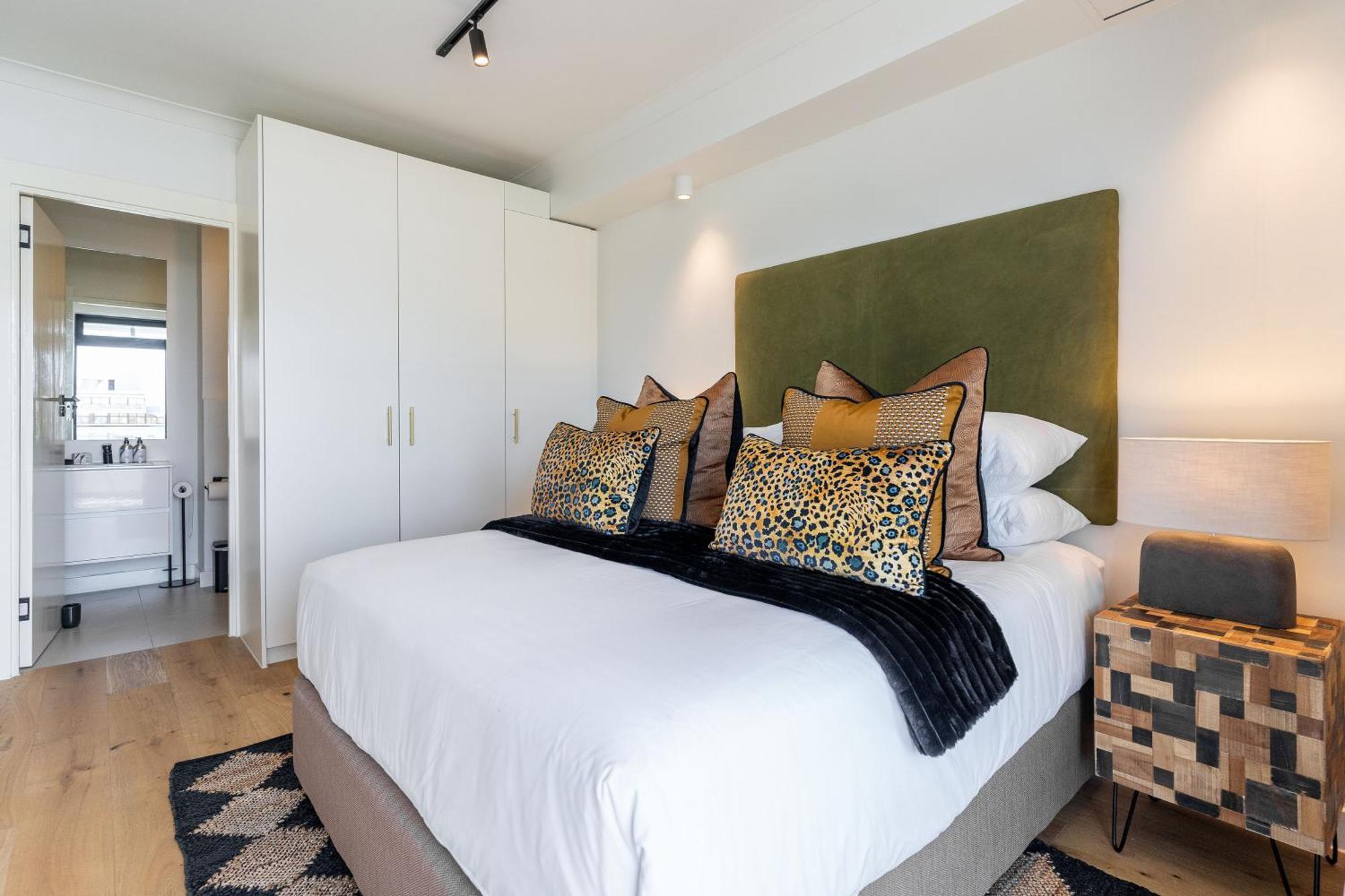 Topaz Views - Luxury In Sea Point With Views Cape Town