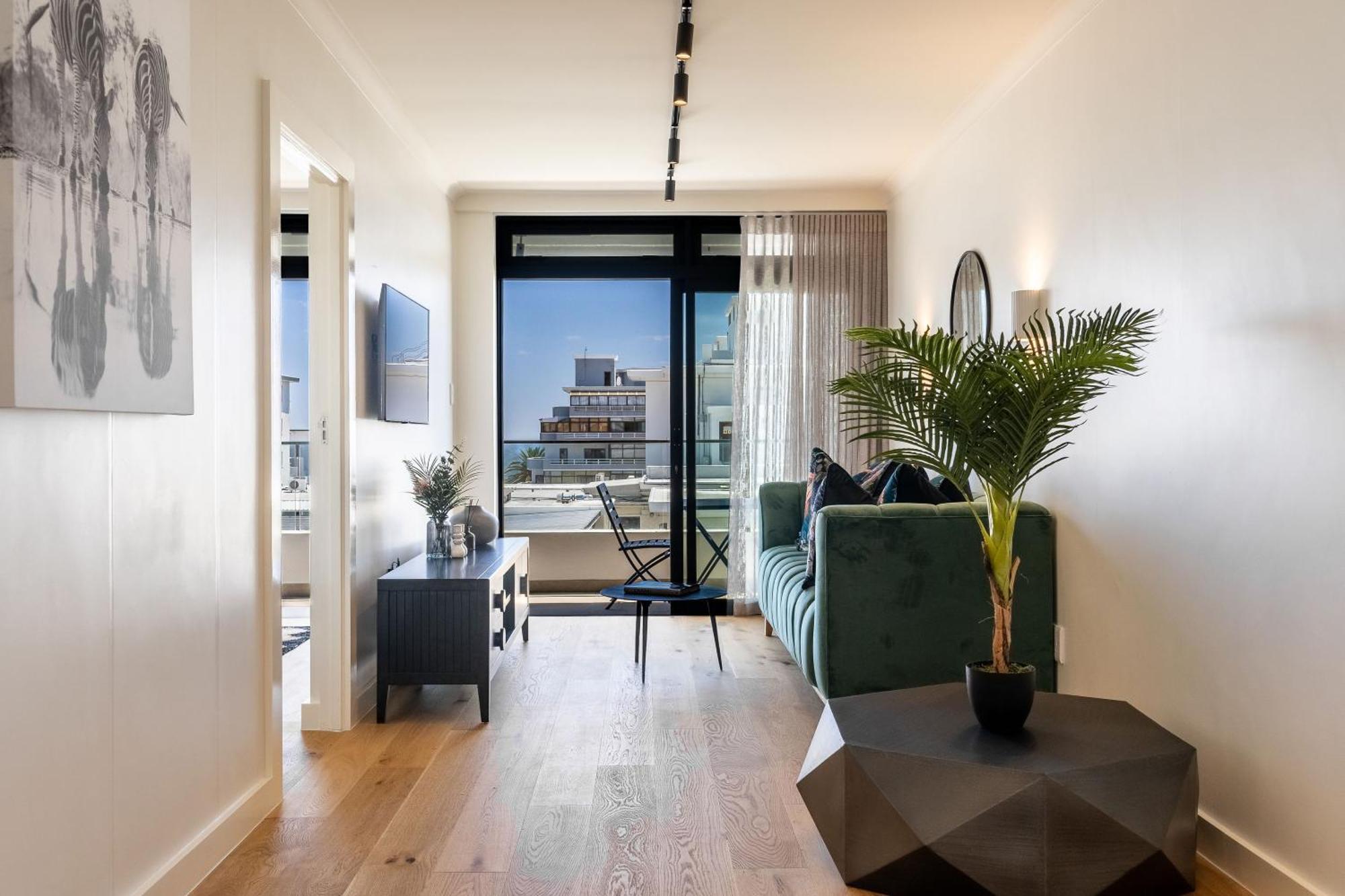 Topaz Views - Luxury In Sea Point With Views